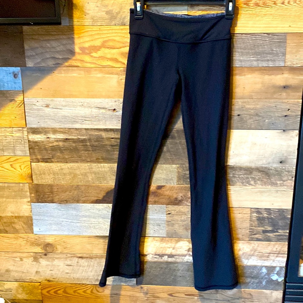 Girls Ivivva flare leggings. Size 12. Excellent condition.